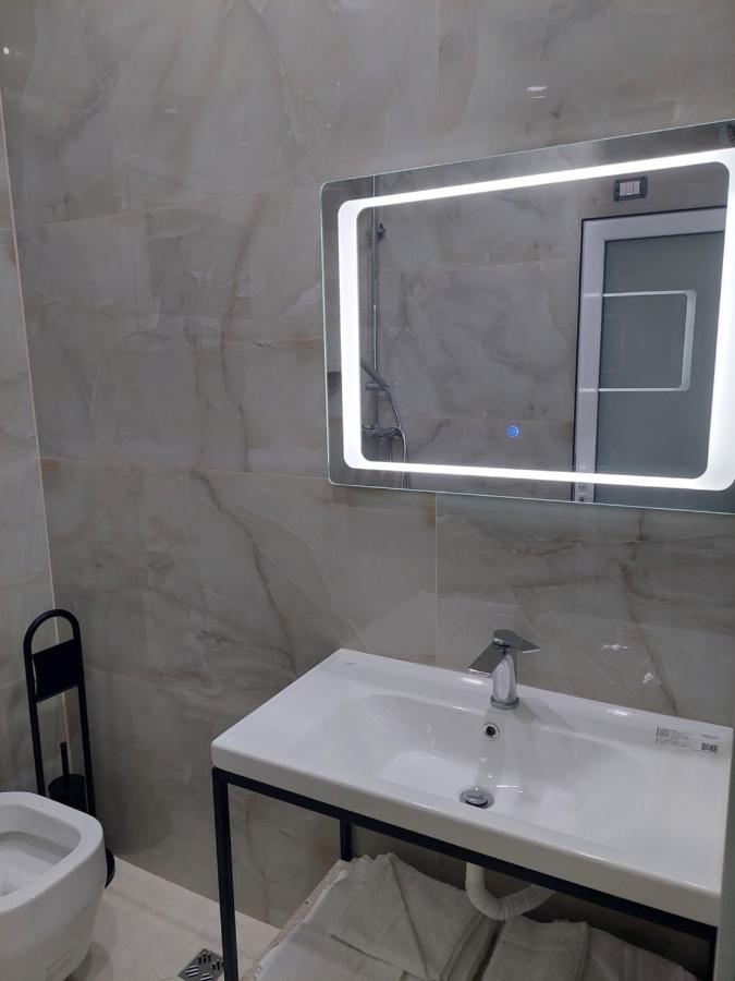 Sole Inn Vlorë Buitenkant foto